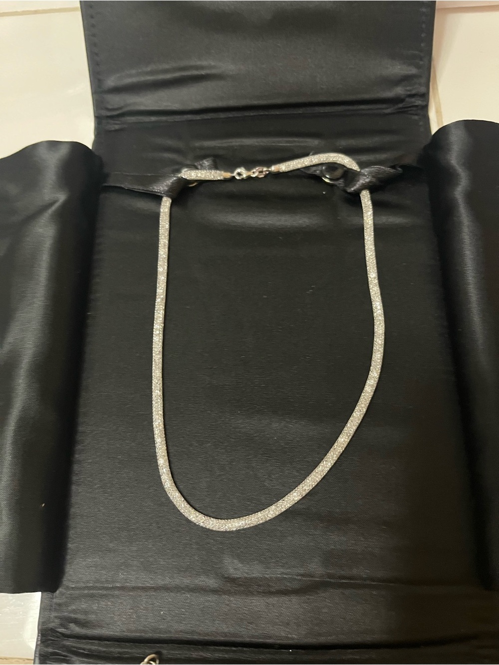 Dazzling Silver Mesh Necklace with Sparkle Finish